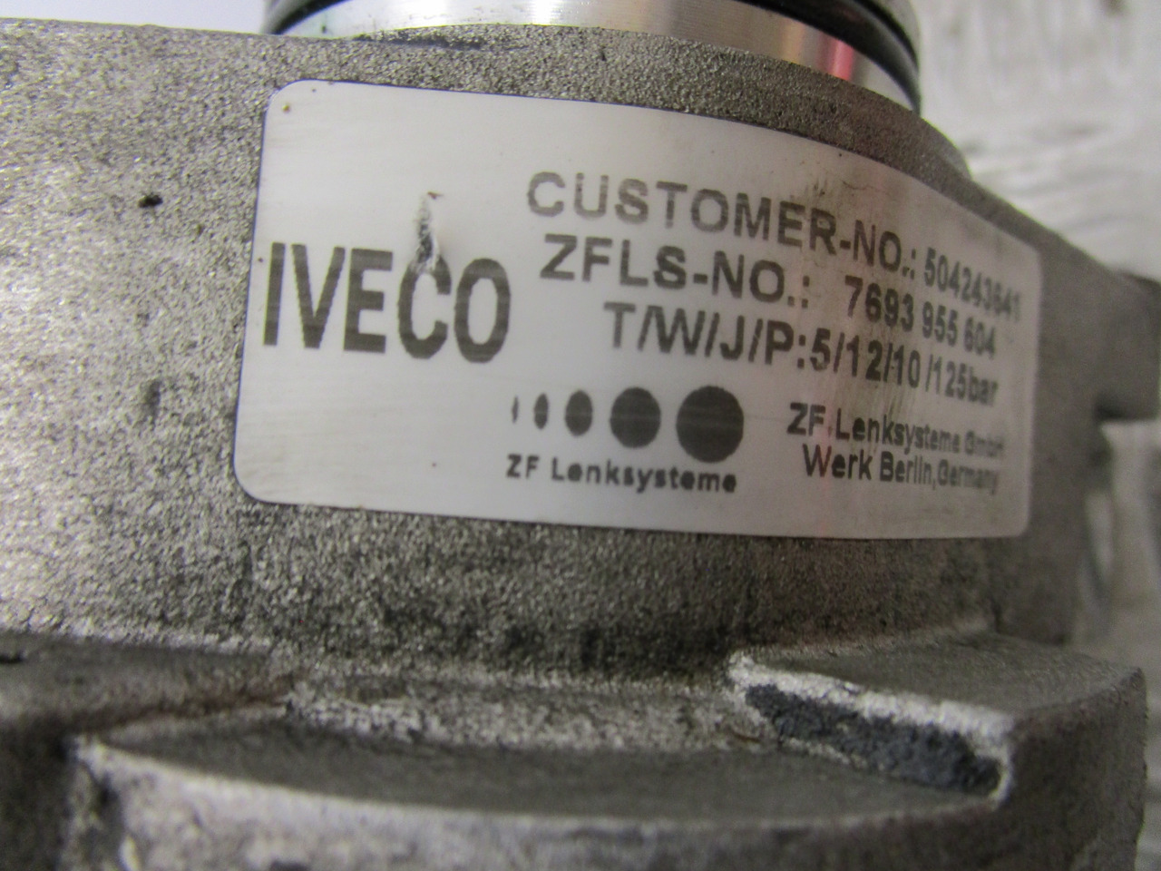 IVECO DAILY 3.0 POWER STEERING PUMP & DRIVE P/NO 7693955604 - Riadenia pre Nákladné auto: obrázok 2 IVECO DAILY 3.0 POWER STEERING PUMP & DRIVE P/NO 7693955604 - Riadenia pre Nákladné auto: obrázok 2