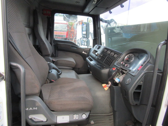 MAN TGM DAY CAB EX 2009 - Kabína pre Nákladné auto: obrázok 4 MAN TGM DAY CAB EX 2009 - Kabína pre Nákladné auto: obrázok 4