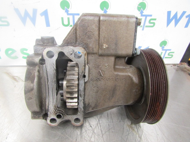 MAN TGS / TGX WATER PUMP DRIVE UNIT P/NO 51.38507-3049 - Motor a diely pre Nákladné auto: obrázok 2 MAN TGS / TGX WATER PUMP DRIVE UNIT P/NO 51.38507-3049 - Motor a diely pre Nákladné auto: obrázok 2