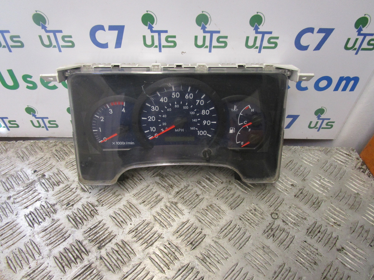 MITSUBISHI FUSO CLOCK CLUSTER P/NO MK542223 - Elektrický systém pre Nákladné auto: obrázok 1 MITSUBISHI FUSO CLOCK CLUSTER P/NO MK542223 - Elektrický systém pre Nákladné auto: obrázok 1