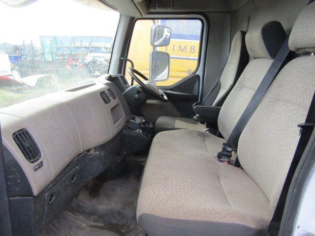 RENAULT MIDLUM DXI 7.5T CAB (2013) - Kabína pre Nákladné auto: obrázok 3 RENAULT MIDLUM DXI 7.5T CAB (2013) - Kabína pre Nákladné auto: obrázok 3