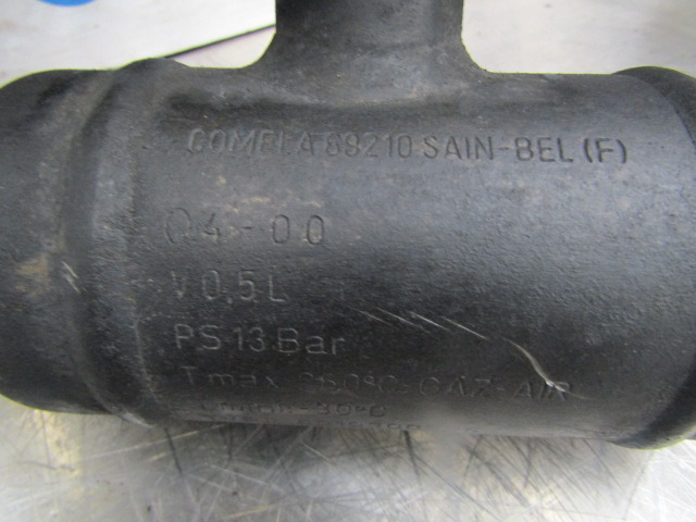 RENAULT PREMIUM COMPRESSOR PIPE & CHAMBER TYPE 5010300526 - Motor a diely pre Nákladné auto: obrázok 3 RENAULT PREMIUM COMPRESSOR PIPE & CHAMBER TYPE 5010300526 - Motor a diely pre Nákladné auto: obrázok 3