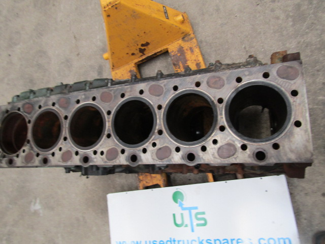 VOLVO FH13A ENGINE BLOCK ( NEEDS 1 LINER) - Motor a diely pre Nákladné auto: obrázok 2 VOLVO FH13A ENGINE BLOCK ( NEEDS 1 LINER) - Motor a diely pre Nákladné auto: obrázok 2
