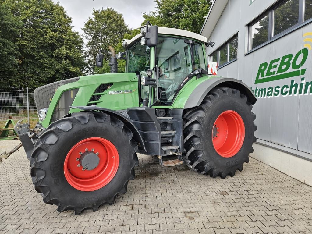Fendt 824 Vario ProfiPlus - Traktor: obrázok 1 Fendt 824 Vario ProfiPlus - Traktor: obrázok 1