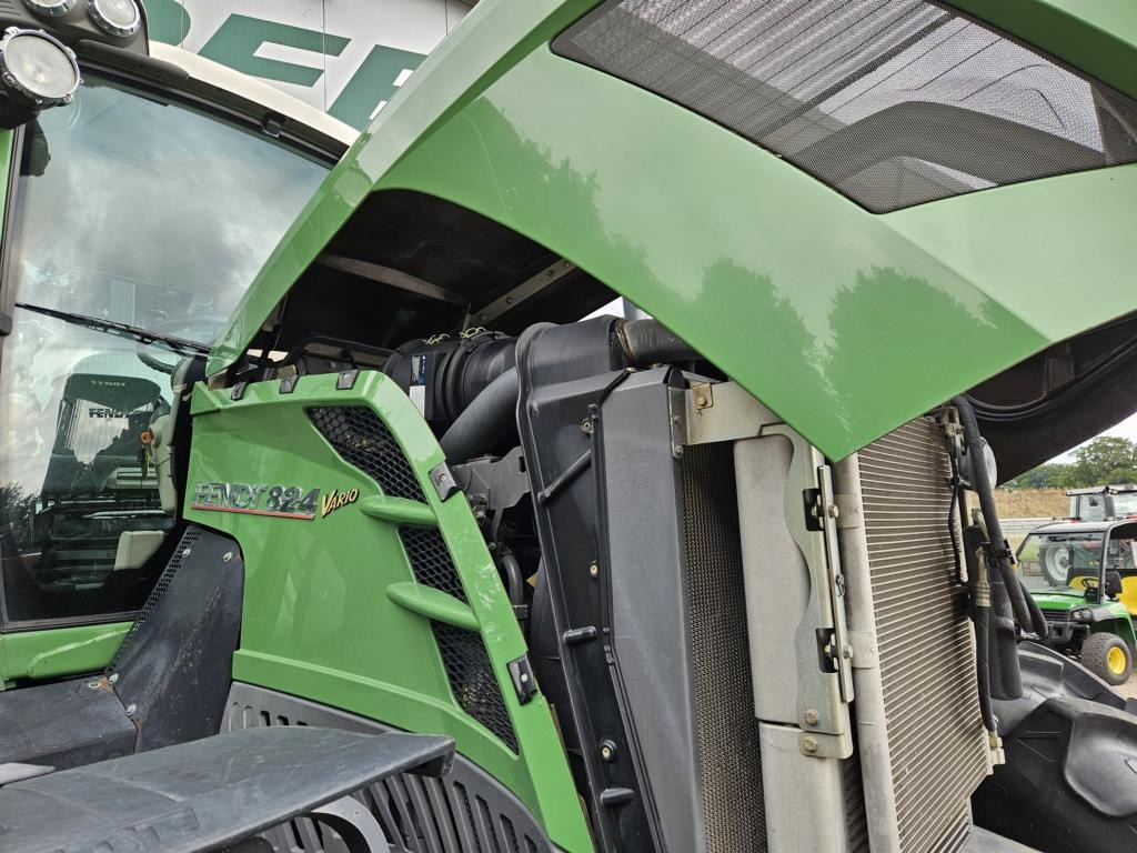 Fendt 824 Vario ProfiPlus - Traktor: obrázok 2 Fendt 824 Vario ProfiPlus - Traktor: obrázok 2