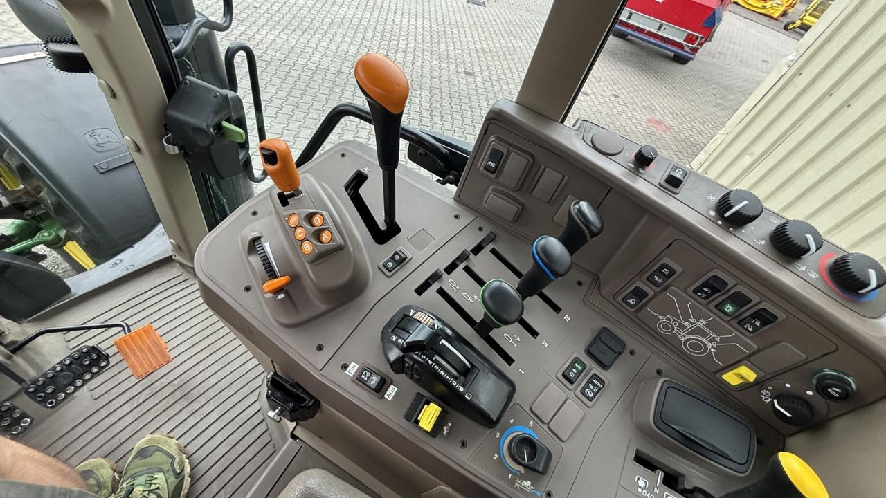 John Deere 6120M 4298L - Komunálny traktor: obrázok 5 John Deere 6120M 4298L - Komunálny traktor: obrázok 5