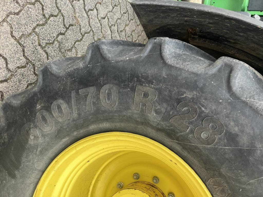 John Deere 6215R - Traktor: obrázok 4 John Deere 6215R - Traktor: obrázok 4