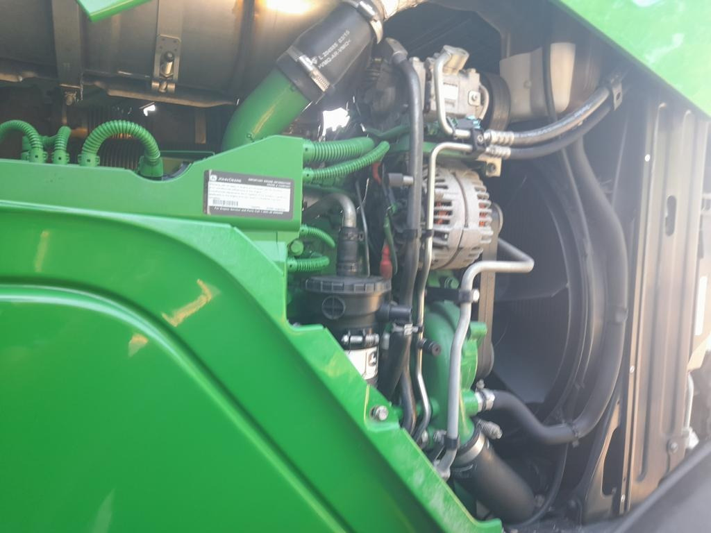 John Deere 6215R - Traktor: obrázok 4 John Deere 6215R - Traktor: obrázok 4