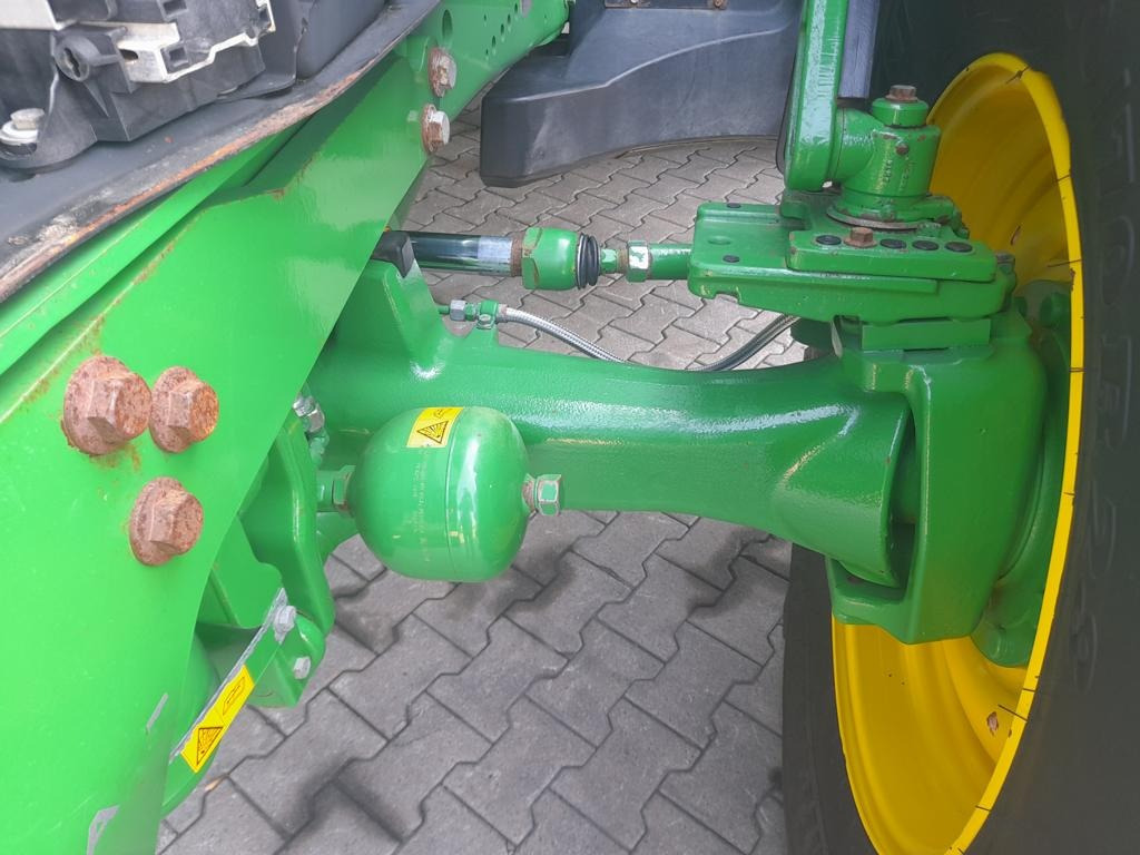John Deere 6215R - Traktor: obrázok 2 John Deere 6215R - Traktor: obrázok 2