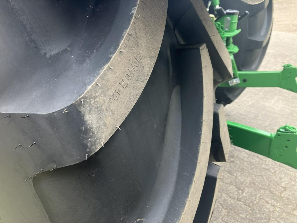 John Deere 6R215 - Traktor: obrázok 5 John Deere 6R215 - Traktor: obrázok 5