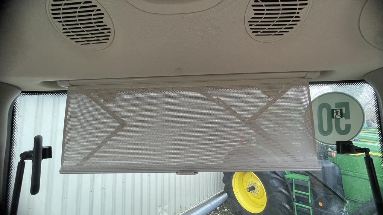 John Deere 6R215 - Traktor: obrázok 2 John Deere 6R215 - Traktor: obrázok 2