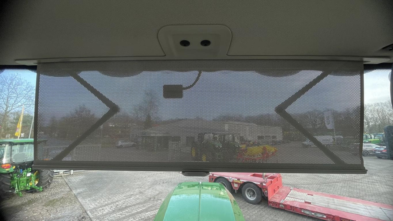 John Deere 6R215 - Traktor: obrázok 3 John Deere 6R215 - Traktor: obrázok 3