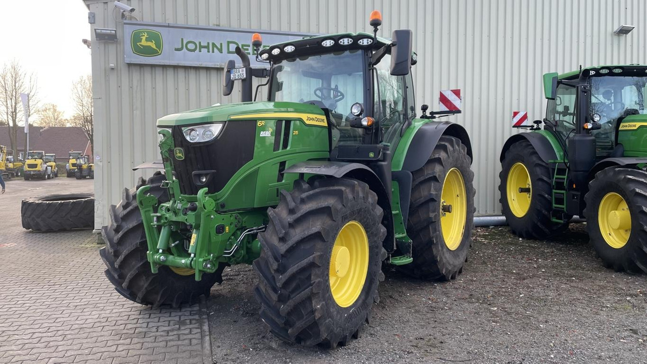 John Deere 6R215 - Traktor: obrázok 1 John Deere 6R215 - Traktor: obrázok 1
