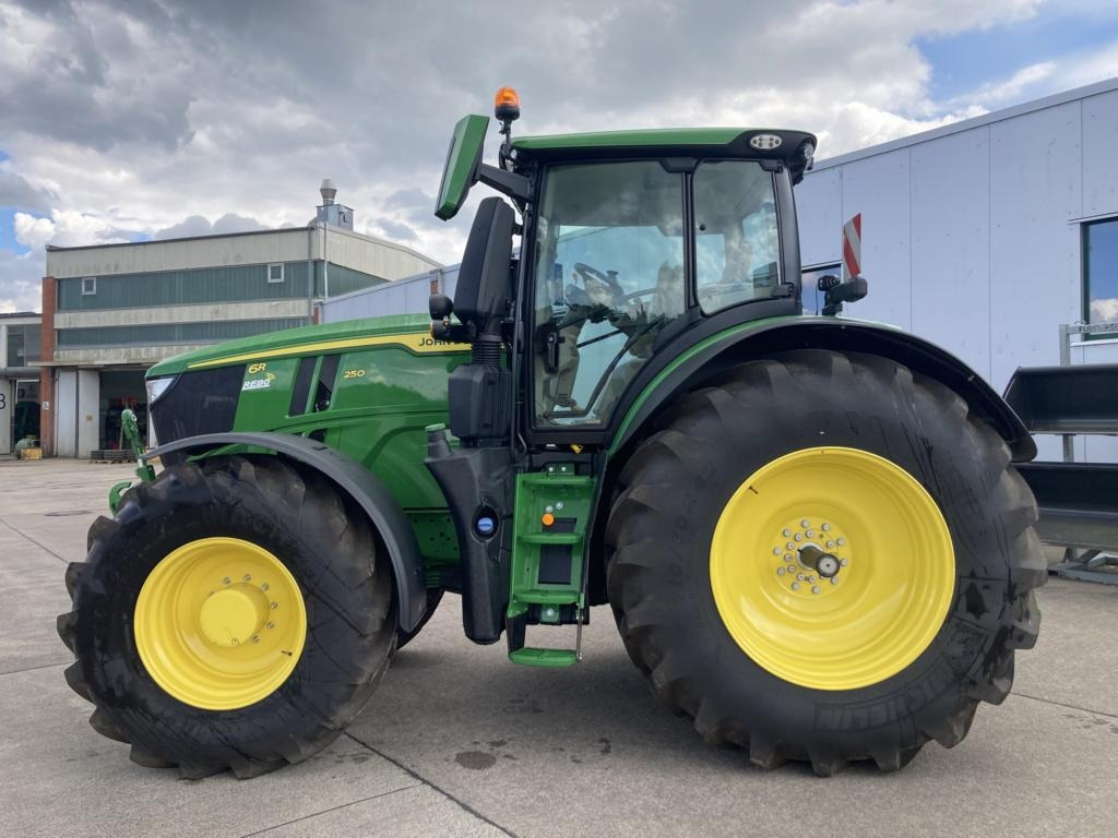 Traktor John Deere 6R250: obrázok 18