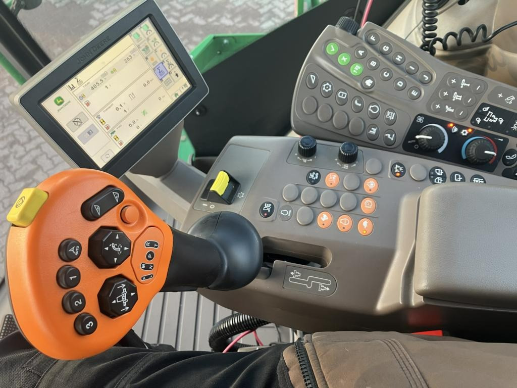 John Deere FELDHÄCKSLER 9900 - Kombajn: obrázok 3 John Deere FELDHÄCKSLER 9900 - Kombajn: obrázok 3