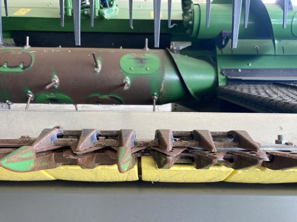 John Deere HD35X MY24 - Obilný kombajn: obrázok 3 John Deere HD35X MY24 - Obilný kombajn: obrázok 3