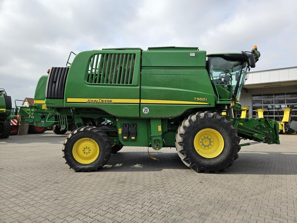 John Deere T560I - Obilný kombajn: obrázok 1 John Deere T560I - Obilný kombajn: obrázok 1