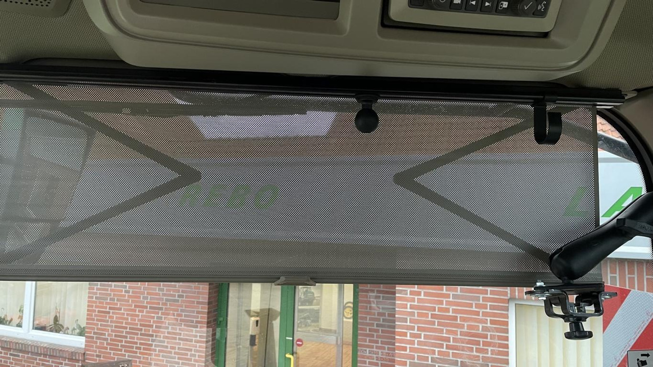 John Deere TRAKTOR 7R330 - Traktor: obrázok 3 John Deere TRAKTOR 7R330 - Traktor: obrázok 3