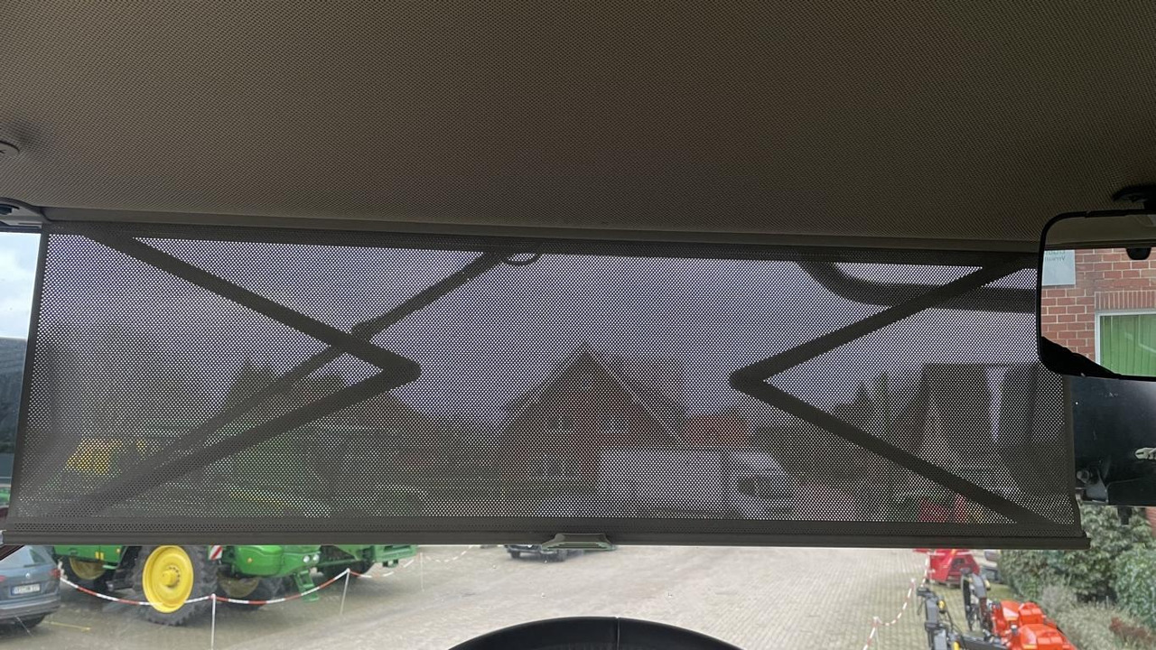 John Deere TRAKTOR 7R330 - Traktor: obrázok 4 John Deere TRAKTOR 7R330 - Traktor: obrázok 4