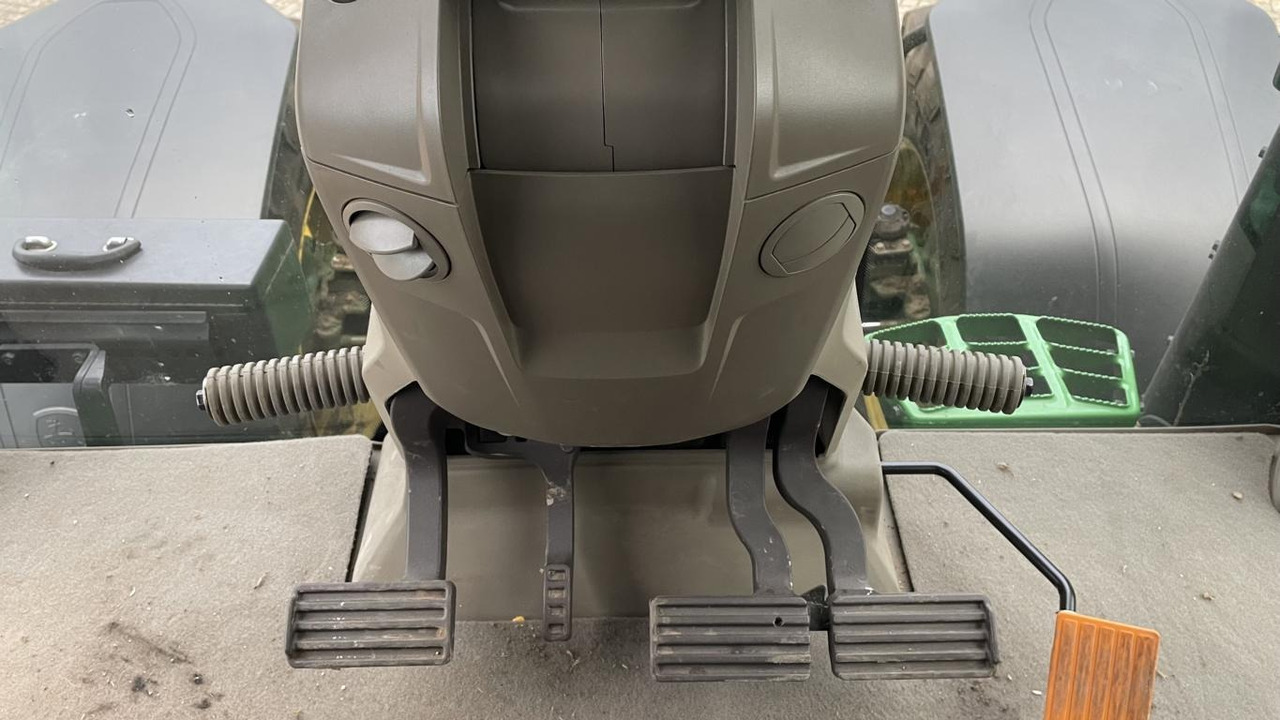 John Deere TRAKTOR 7R330 - Traktor: obrázok 5 John Deere TRAKTOR 7R330 - Traktor: obrázok 5