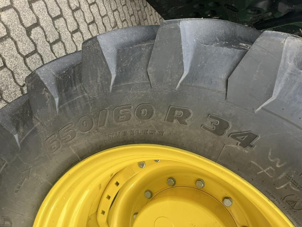John Deere TRAKTOR 8R340 - Traktor: obrázok 5 John Deere TRAKTOR 8R340 - Traktor: obrázok 5