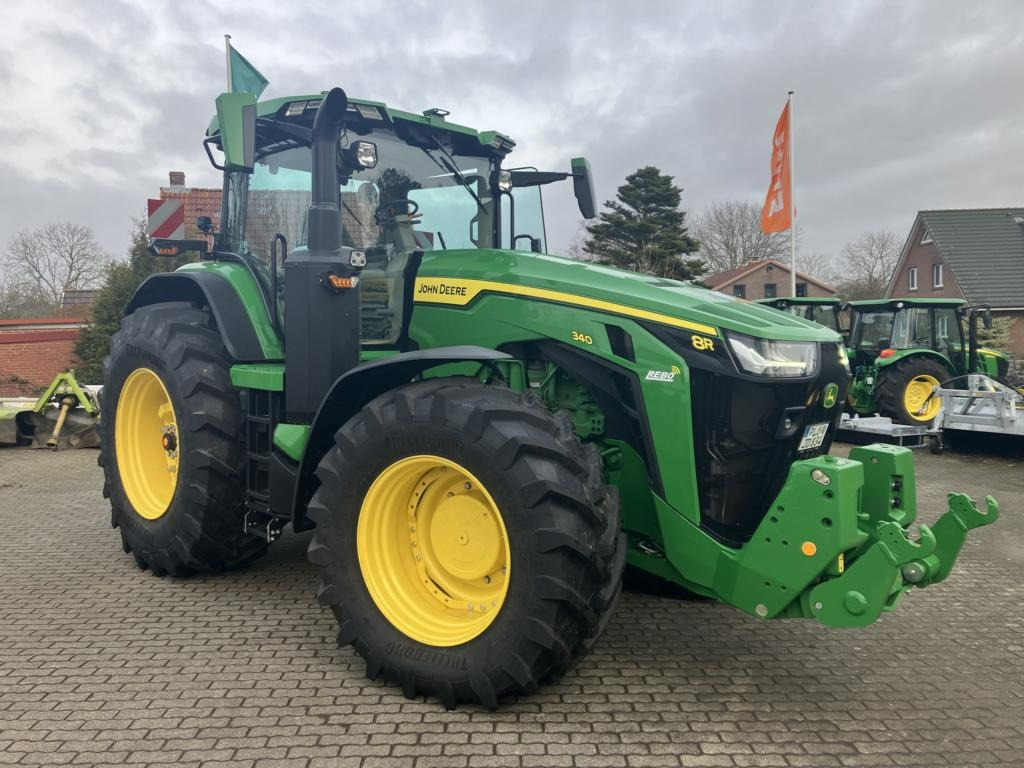 John Deere TRAKTOR 8R340 - Traktor: obrázok 1 John Deere TRAKTOR 8R340 - Traktor: obrázok 1