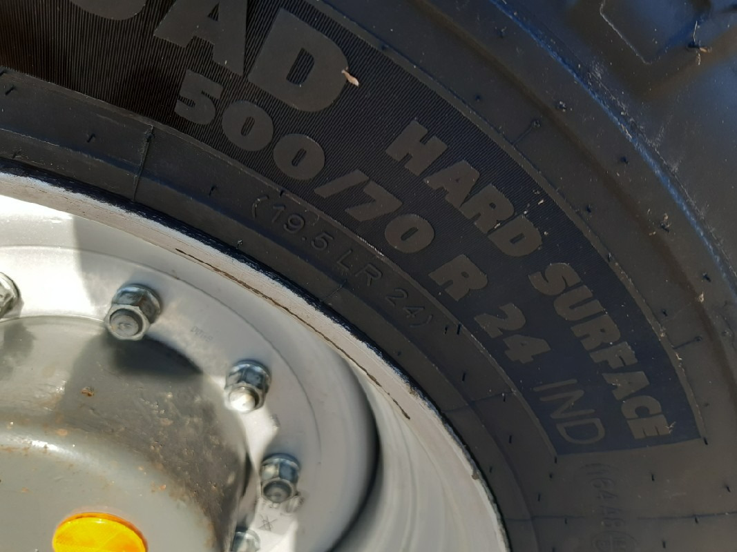 Kramer KT559 T4 SERIE2 - Nakladač: obrázok 4 Kramer KT559 T4 SERIE2 - Nakladač: obrázok 4