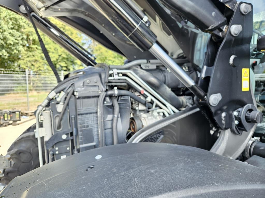 Valtra N 175 ACTIVE - Traktor: obrázok 4 Valtra N 175 ACTIVE - Traktor: obrázok 4