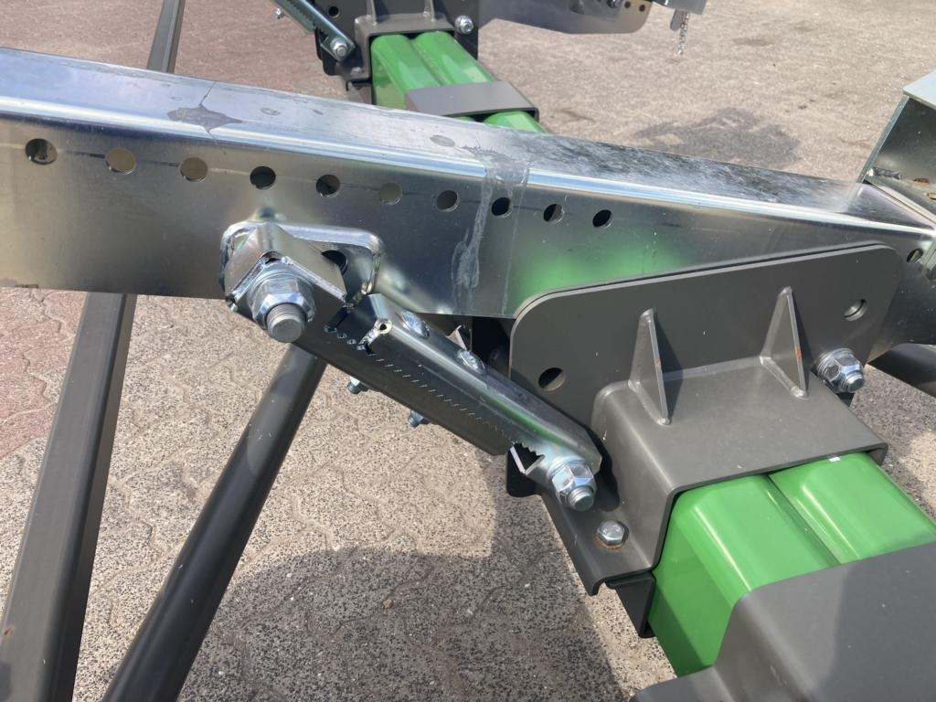 Ziegler 4WT JD HD40X - Obilný kombajn: obrázok 2 Ziegler 4WT JD HD40X - Obilný kombajn: obrázok 2