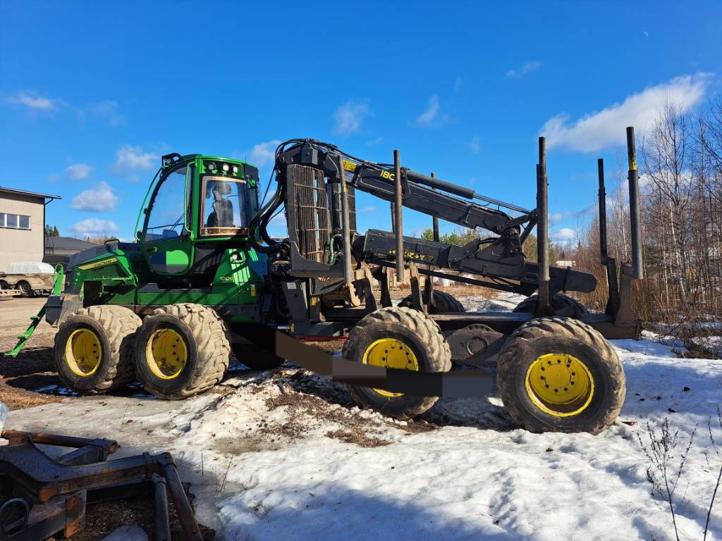 John Deere 1010G - Vyvážečka: obrázok 2 John Deere 1010G - Vyvážečka: obrázok 2