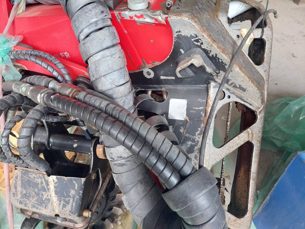 Harvesterova hlava Komatsu 365.1: obrázok 18