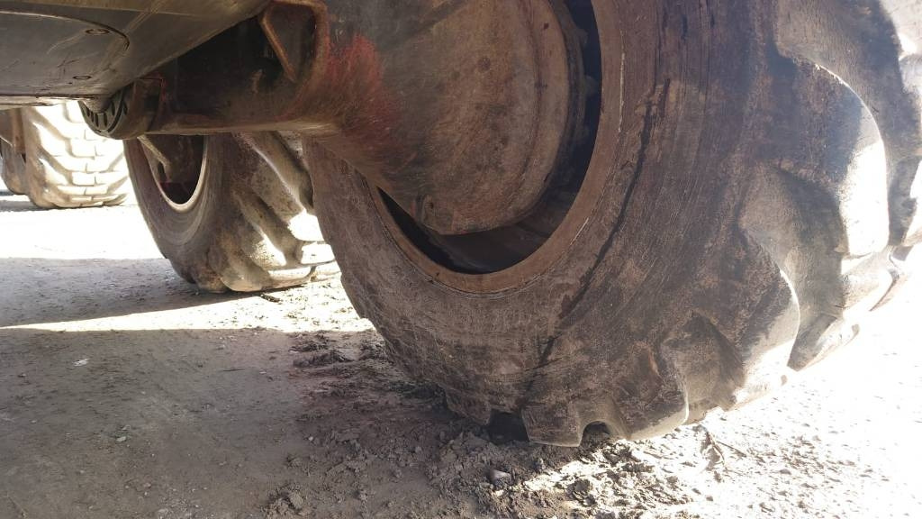 Komatsu 845 - Vyvážečka: obrázok 5 Komatsu 845 - Vyvážečka: obrázok 5