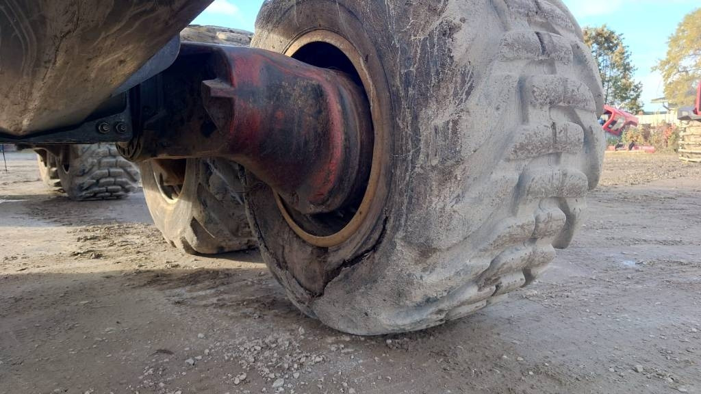 Komatsu 845 - Vyvážečka: obrázok 4 Komatsu 845 - Vyvážečka: obrázok 4