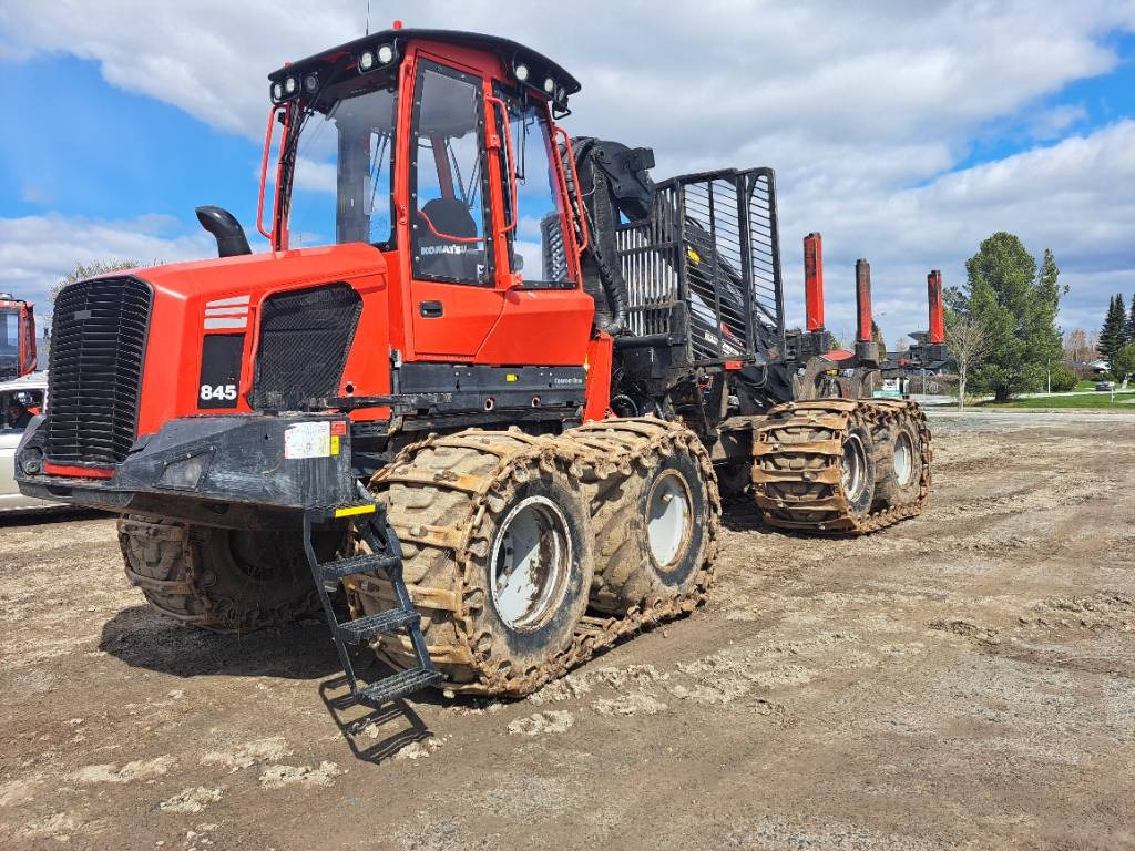 Komatsu 845 - Vyvážečka: obrázok 1 Komatsu 845 - Vyvážečka: obrázok 1