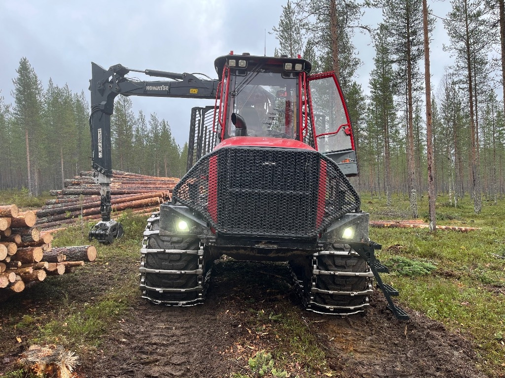 Komatsu 875 - Vyvážečka: obrázok 1 Komatsu 875 - Vyvážečka: obrázok 1