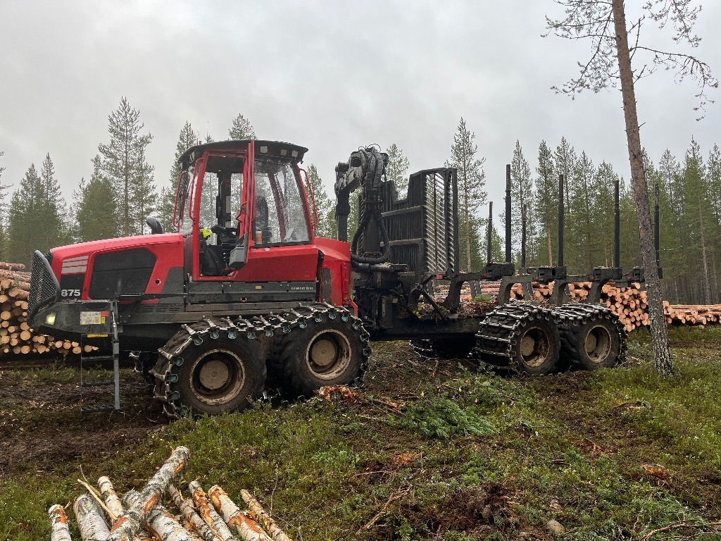 Komatsu 875 - Vyvážečka: obrázok 3 Komatsu 875 - Vyvážečka: obrázok 3