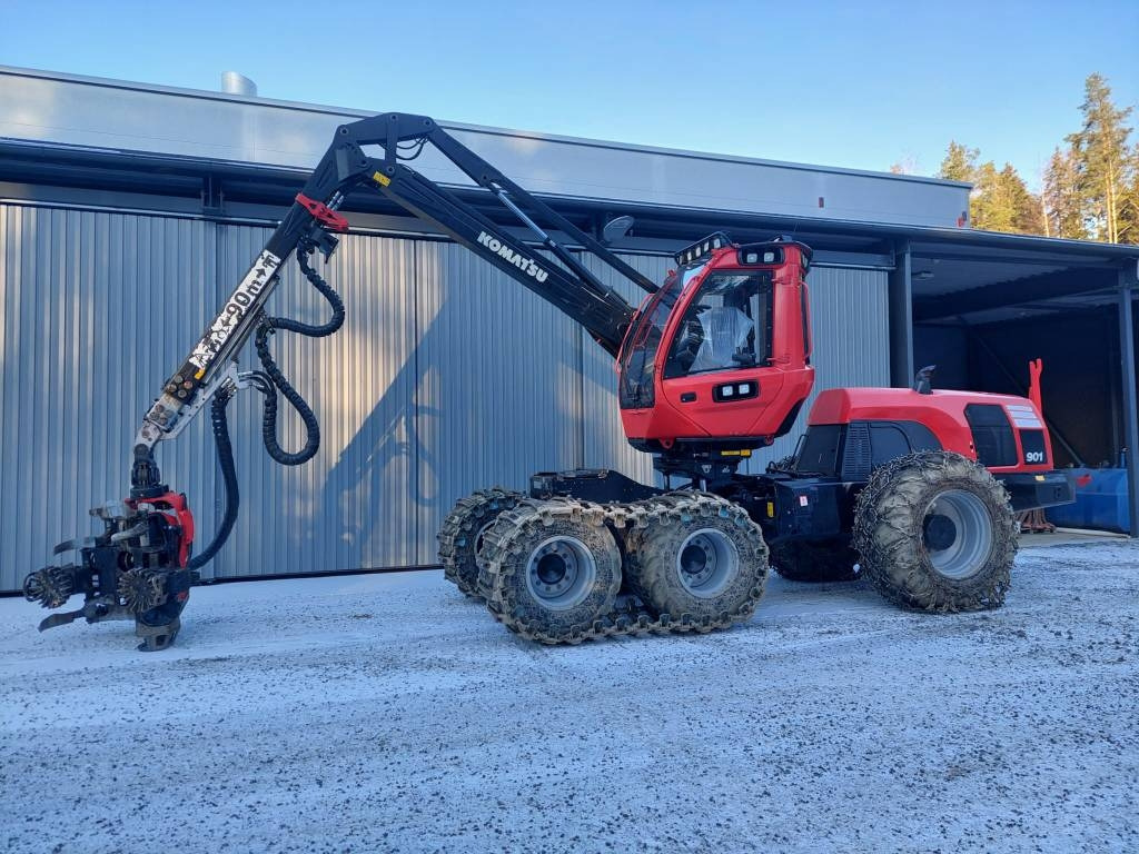 Komatsu 901 - Lesnícky harvestor: obrázok 1 Komatsu 901 - Lesnícky harvestor: obrázok 1