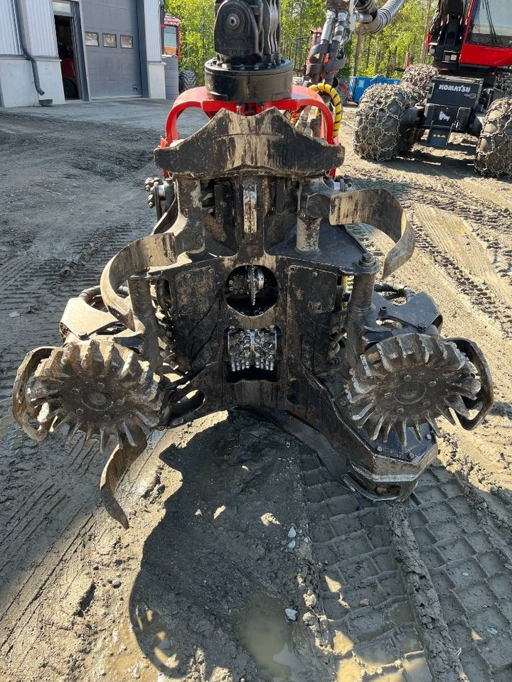 Komatsu 901 - Lesnícky harvestor: obrázok 5 Komatsu 901 - Lesnícky harvestor: obrázok 5