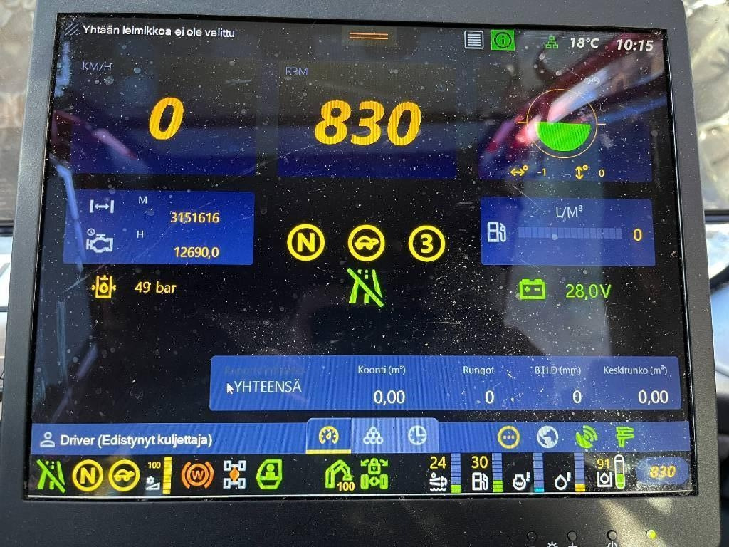 Komatsu 901 - Lesnícky harvestor: obrázok 4 Komatsu 901 - Lesnícky harvestor: obrázok 4