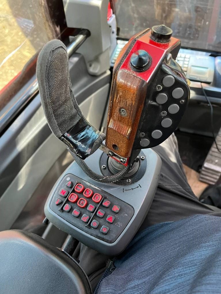 Komatsu 901 - Lesnícky harvestor: obrázok 3 Komatsu 901 - Lesnícky harvestor: obrázok 3