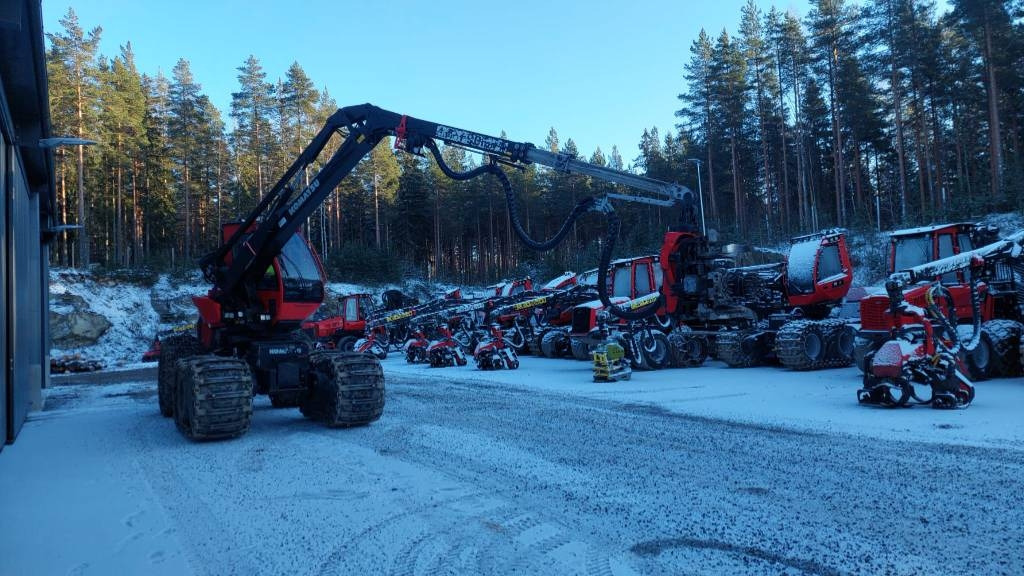 Komatsu 901 - Lesnícky harvestor: obrázok 5 Komatsu 901 - Lesnícky harvestor: obrázok 5