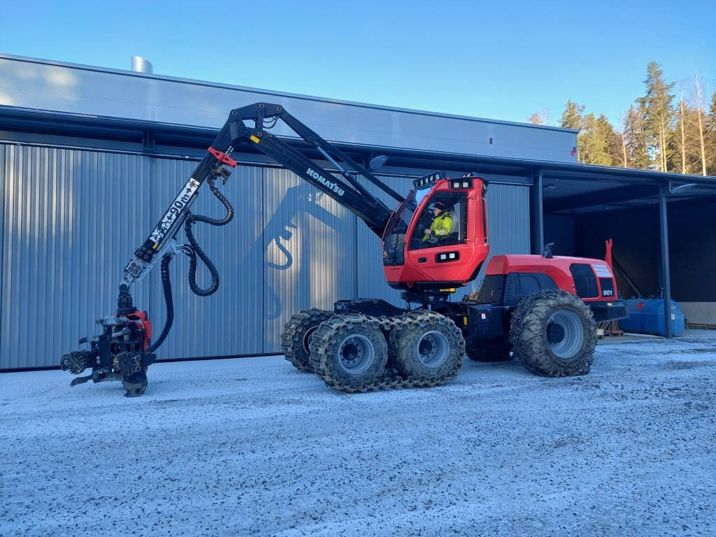 Komatsu 901 - Lesnícky harvestor: obrázok 3 Komatsu 901 - Lesnícky harvestor: obrázok 3