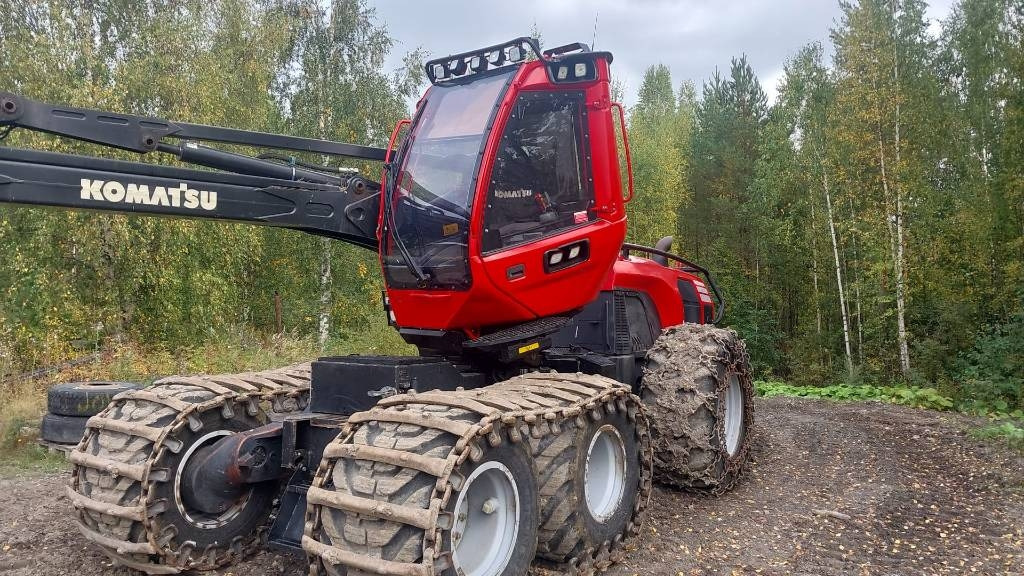 Komatsu 901 - Lesnícky harvestor: obrázok 1 Komatsu 901 - Lesnícky harvestor: obrázok 1