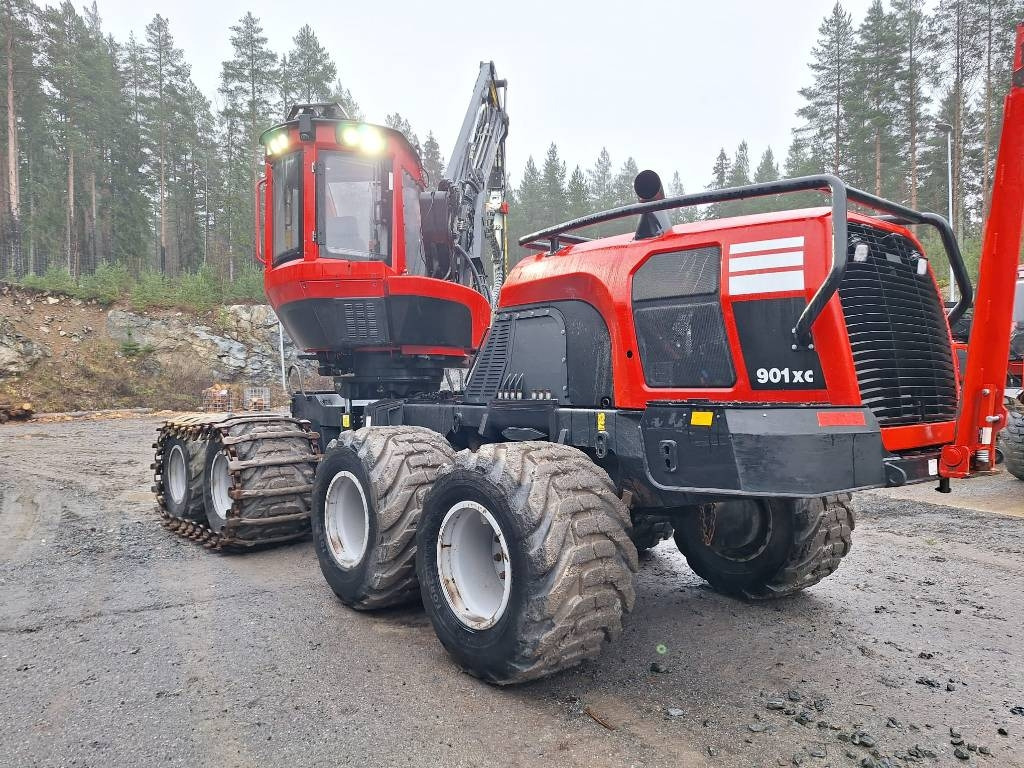 Komatsu 901 XC - Lesnícky harvestor: obrázok 4 Komatsu 901 XC - Lesnícky harvestor: obrázok 4