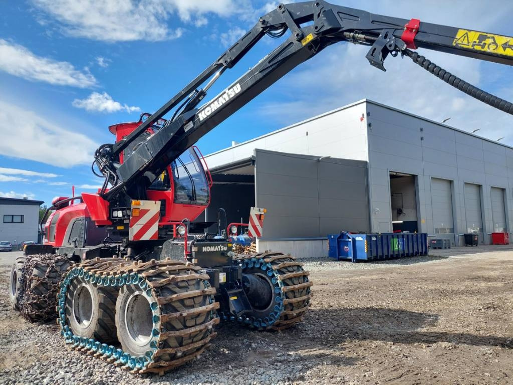 Komatsu 901 XC - Lesnícky harvestor: obrázok 4 Komatsu 901 XC - Lesnícky harvestor: obrázok 4