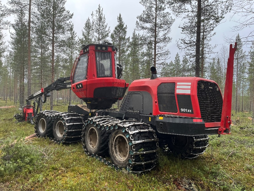 Komatsu 901 XC - Lesnícky harvestor: obrázok 4 Komatsu 901 XC - Lesnícky harvestor: obrázok 4