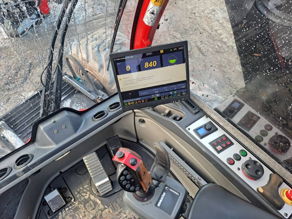 Komatsu 901xc - Lesnícky harvestor: obrázok 5 Komatsu 901xc - Lesnícky harvestor: obrázok 5