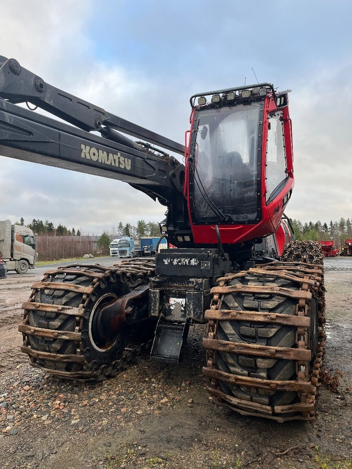 Komatsu 931 - Lesnícky harvestor: obrázok 4 Komatsu 931 - Lesnícky harvestor: obrázok 4