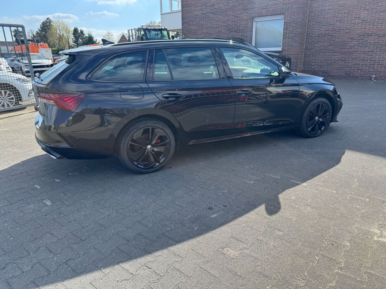 Skoda Octavia Combi RS 2.0 TDI 147kW 7-Gang DSG Pano - Automobil: obrázok 5 Skoda Octavia Combi RS 2.0 TDI 147kW 7-Gang DSG Pano - Automobil: obrázok 5