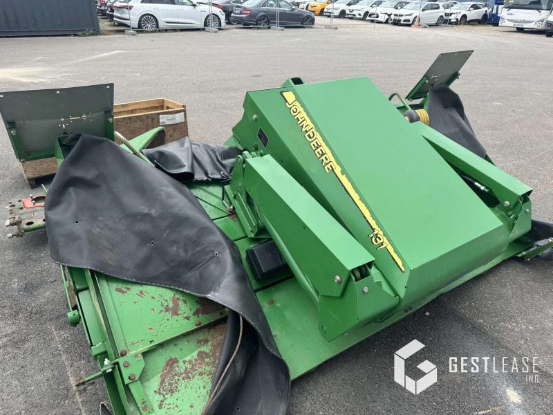 John Deere 131 - Kosačka: obrázok 5 John Deere 131 - Kosačka: obrázok 5